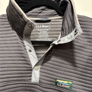 L.L. Bean Men's Quilted Pullover Shirt in Gray with Contrast Placket